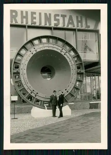 2x Foto Industrie Messe Hannover 1957 Rheinstahl Stahlwerke und vom Hermesturm