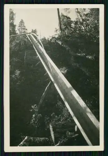 8x Foto Soldaten der Wehrmacht Arbeit mit Holz Baumstämme Wasserinnen bauen uvm.