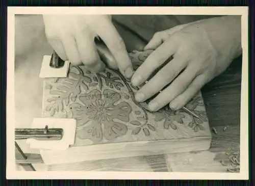 6x Foto Linolschnitt Schnitzwerkzeug Linolschneider bei der Arbeit 1945-47