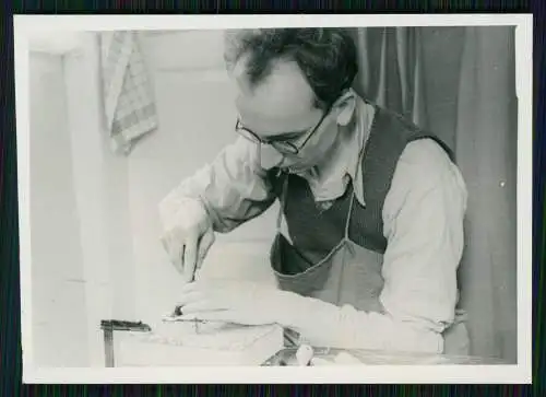 6x Foto Linolschnitt Schnitzwerkzeug Linolschneider bei der Arbeit 1945-47