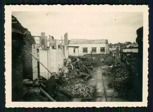 3x Foto bei Laon Aisne Soldaten Wehrmacht Vormarsch Kriegszerstörung 1940