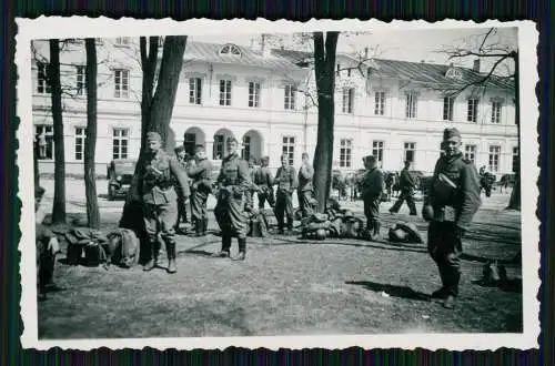 3x Foto Soldaten Wehrmacht Königsberg Ostpreußen Aufbruch Gepäck Bahnhof 1941