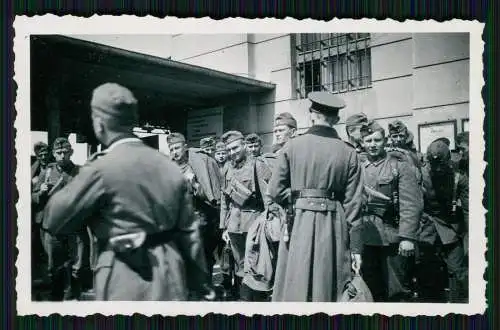 3x Foto Soldaten Wehrmacht Königsberg Ostpreußen Aufbruch Gepäck Bahnhof 1941