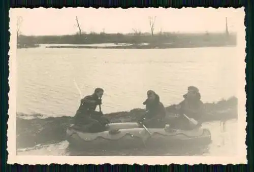 7x Foto Soldaten Wehrmacht im Schlauchboot 1941-43