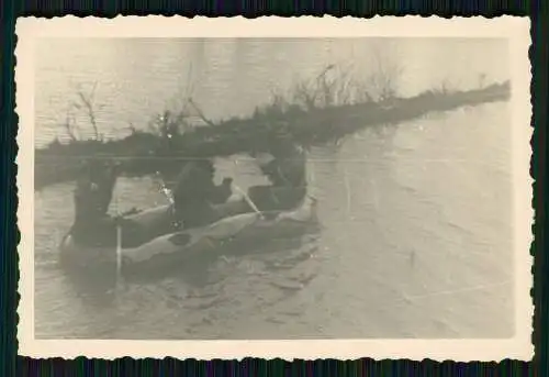 7x Foto Soldaten Wehrmacht im Schlauchboot 1941-43