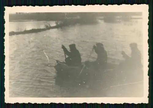 7x Foto Soldaten Wehrmacht im Schlauchboot 1941-43