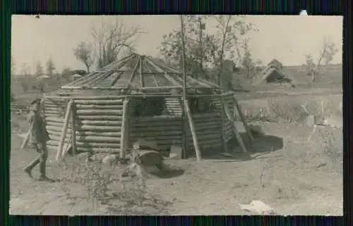 3x Foto Staraja Russa Russland Soldaten Wehrmacht Jurte Holz-Bunker Shelter 1943