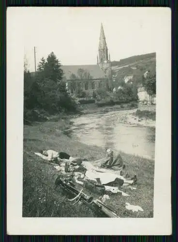 Foto Kirche am Fluss Wo ? Radfahrgruppe Rast 1939