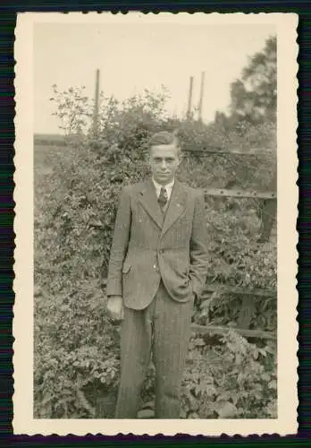 10x Foto Fußballmannschaft Betreuer Spieler Zuschauer Sportplatz in d. 1930er J.