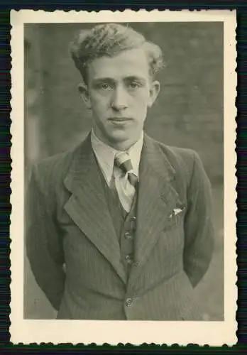 10x Foto Fußballmannschaft Betreuer Spieler Zuschauer Sportplatz in d. 1930er J.