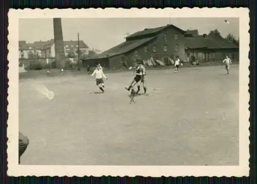 10x Foto Fußballmannschaft Betreuer Spieler Zuschauer Sportplatz in d. 1930er J.