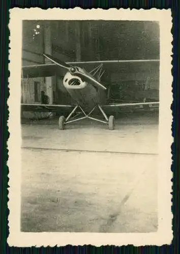 Foto German Flugzeug Aircraft im Hangar um 1940