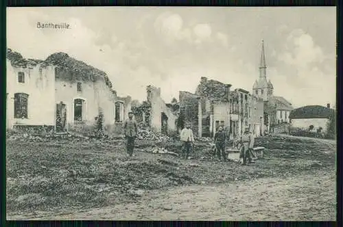 AK 1. WK Bantheville Meuse, Ansicht der zerstörten Stadt, Kirche, Straßenansicht