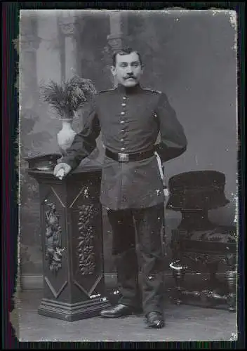 Foto 9x6cm Stand-Portrait Soldat 1. WK in Uniform mit Seitengewehr Koppel