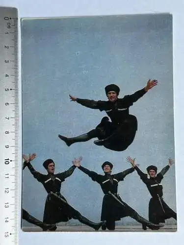 6x Foto Trachten grusinischer Tanz Kartuli Russland kosaken + Hübsche junge Dame