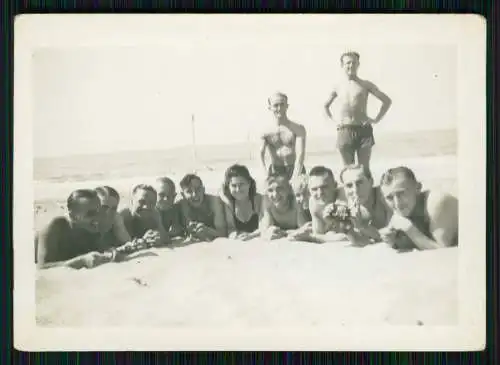 5x Foto Soldaten Wehrmacht am Strand Damen Trouville sur Mer Calvados Normandie