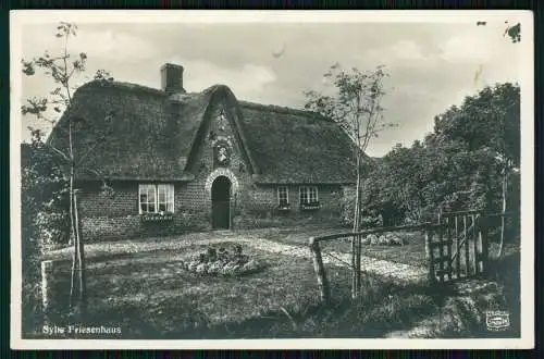 Foto AK Westerland auf Sylt Sylts Friesenhaus Pförtner Verlag Westerland 1936