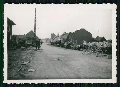 Foto bei Beauvais Oise Hauts de France Kriegszerstörte Straße 1940-41