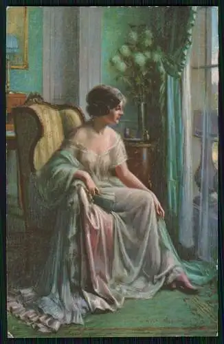 Künstler AK Delphin Enjolras Perlen Akt Sitzportrait einer freizügigen Dame 1917