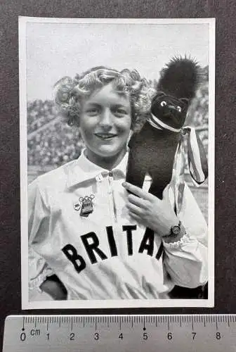 Englische Schwimmerin Ruthley Moris-Hancock mit Katze OLYMPIA 1936 Sammelbild 96