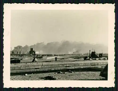 4x Foto Wehrmacht Kriegszerstörung einer Fabrik in Belgien 1940-41