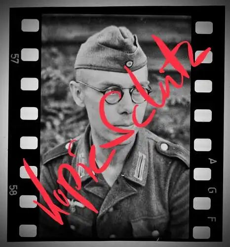 Negativ 4x3,5 cm Portrait, Soldat mit Brille Italien Frankreich 1943-45