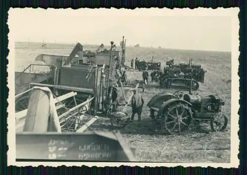 Foto Bauern mit Landmaschinen Traktor Lanz Bulldog Schlepper mit Kette 1942