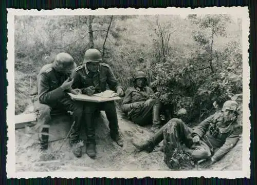 Foto deutsche Soldaten im Graben Gefechtsstand Russland 1941