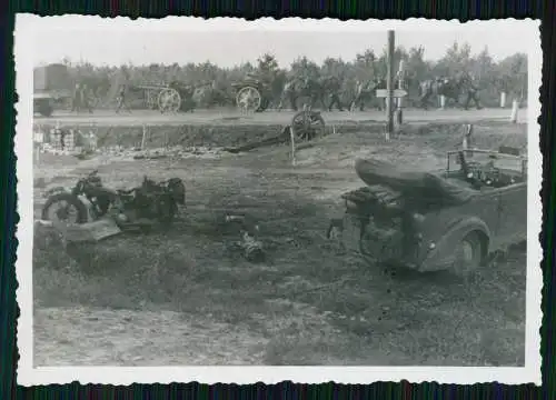 Foto Kyjiw Kiew Киев Ukraine Rollbahn Fahrzeuge Motorrad Geschütz Soldaten 1941