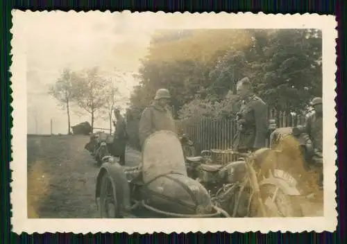 Foto Soldaten Wehrmacht mit - Motorrad Krad BMW - Kennzeichen IZ-27079