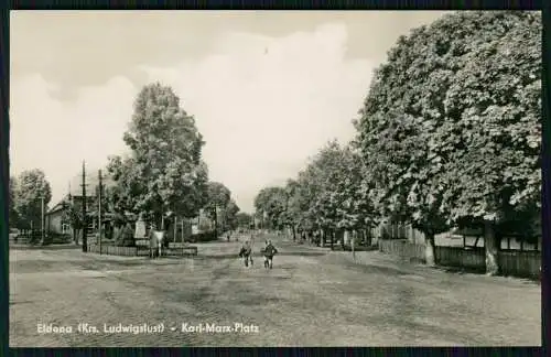 Foto AK Eldena Krs. Ludwigslust in Mecklenburg, Karl Marx Platz