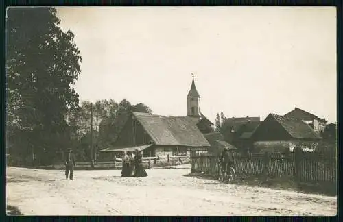 Foto AK Kleines Dorf in Deutschland mit Kirche Ort Unbekannt ? 1910-20