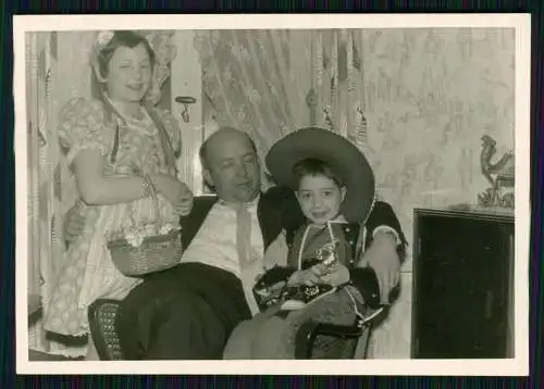 23x alte Original Nachkriegsfotos 1945-60 Familie soziales Leben Reise u.v. mehr