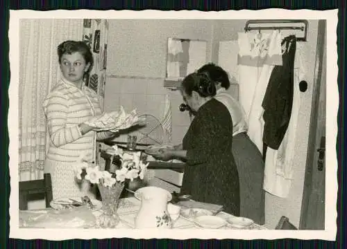 23x alte Original Nachkriegsfotos 1945-60 Familie soziales Leben Reise u.v. mehr