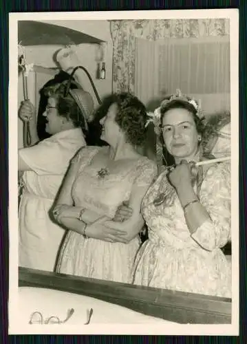 23x alte Original Nachkriegsfotos 1945-60 Familie soziales Leben Reise u.v. mehr