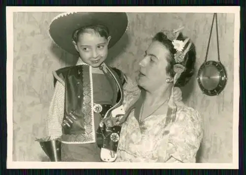 23x alte Original Nachkriegsfotos 1945-60 Familie soziales Leben Reise u.v. mehr
