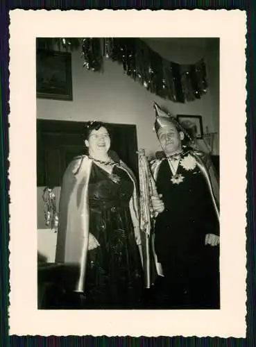 23x alte Original Nachkriegsfotos 1945-60 Familie soziales Leben Reise u.v. mehr