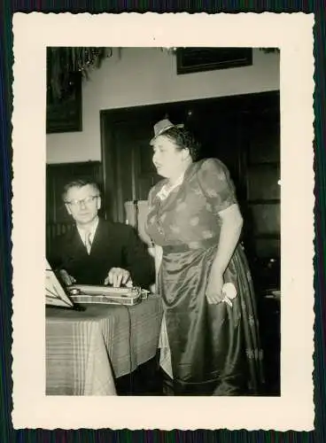 23x alte Original Nachkriegsfotos 1945-60 Familie soziales Leben Reise u.v. mehr