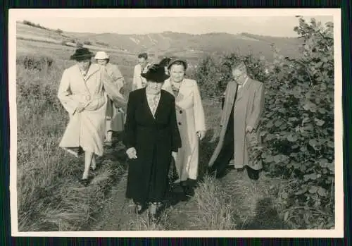 23x alte Original Nachkriegsfotos 1945-60 Familie soziales Leben Reise u.v. mehr