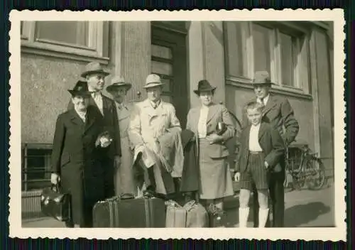 23x alte Original Nachkriegsfotos 1945-60 Familie soziales Leben Reise u.v. mehr