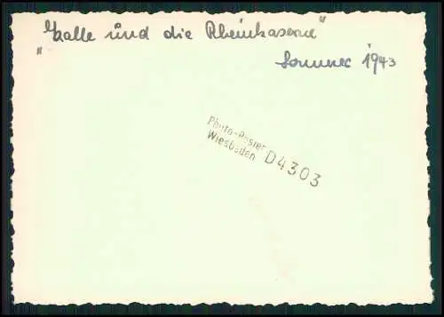 2x Foto Blick vom Rhein zur Rheinkaserne in Biebrich in Wiesbaden 1943