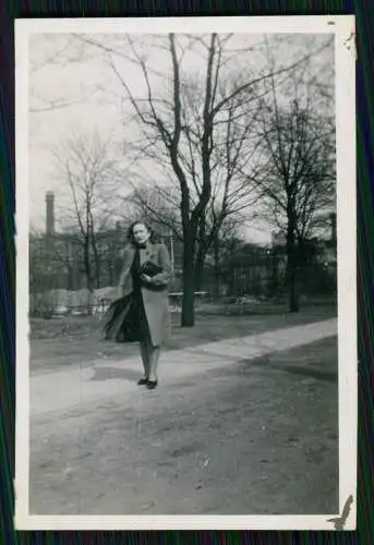 Foto AK Damen Portrait in Litzmannstadt Lodz Polen 1944 Info Rückseite Fotos