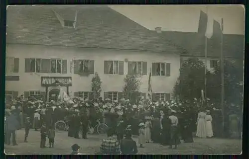 Foto AK Haus-Ansicht Wo???Feierlichkeiten festliche Stimmung willkommen um 1900