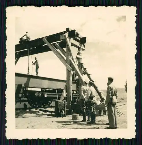 6xFoto Soldaten Wehrmacht verladen Bahnhof schwere Eisenträger Griechenland 1941