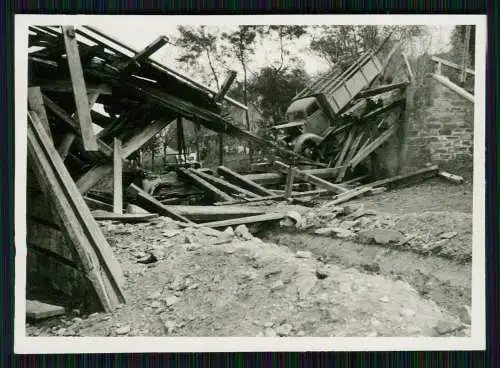 Foto Wehrmacht eingestürzte Brücke 2 zerstörte Fahrzeuge