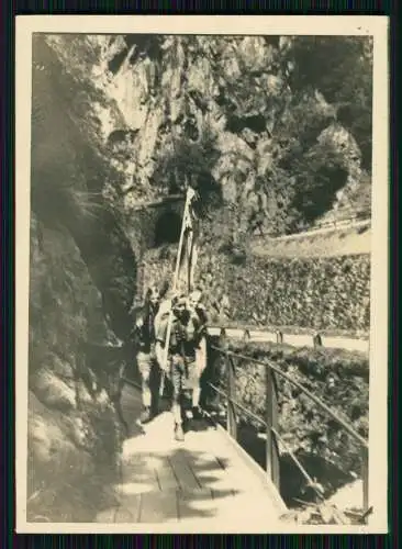 2x Foto Olten Kanton Solothurn, Partie an der Aare, gedeckte Brücke 1939