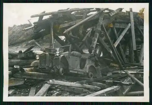 Foto Wehrmacht Fahrzeug unter eingestürzte Brücke Info Rückseite