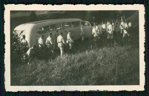 Foto Soldaten Wehrmacht vom Arbeitsdienst mit Bus Omnibus zum Lager