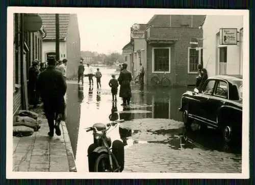 Foto Hochwasser am Rhein ? Grenze Holland ? um 1960