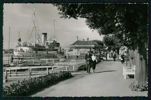 Foto AK Travemünde Lübeck Schleswig Holstein Promenade mit M.S. „Dania"